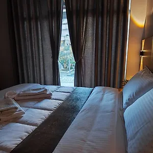 Bed & Breakfast Elvish Garden Boutique, Berat