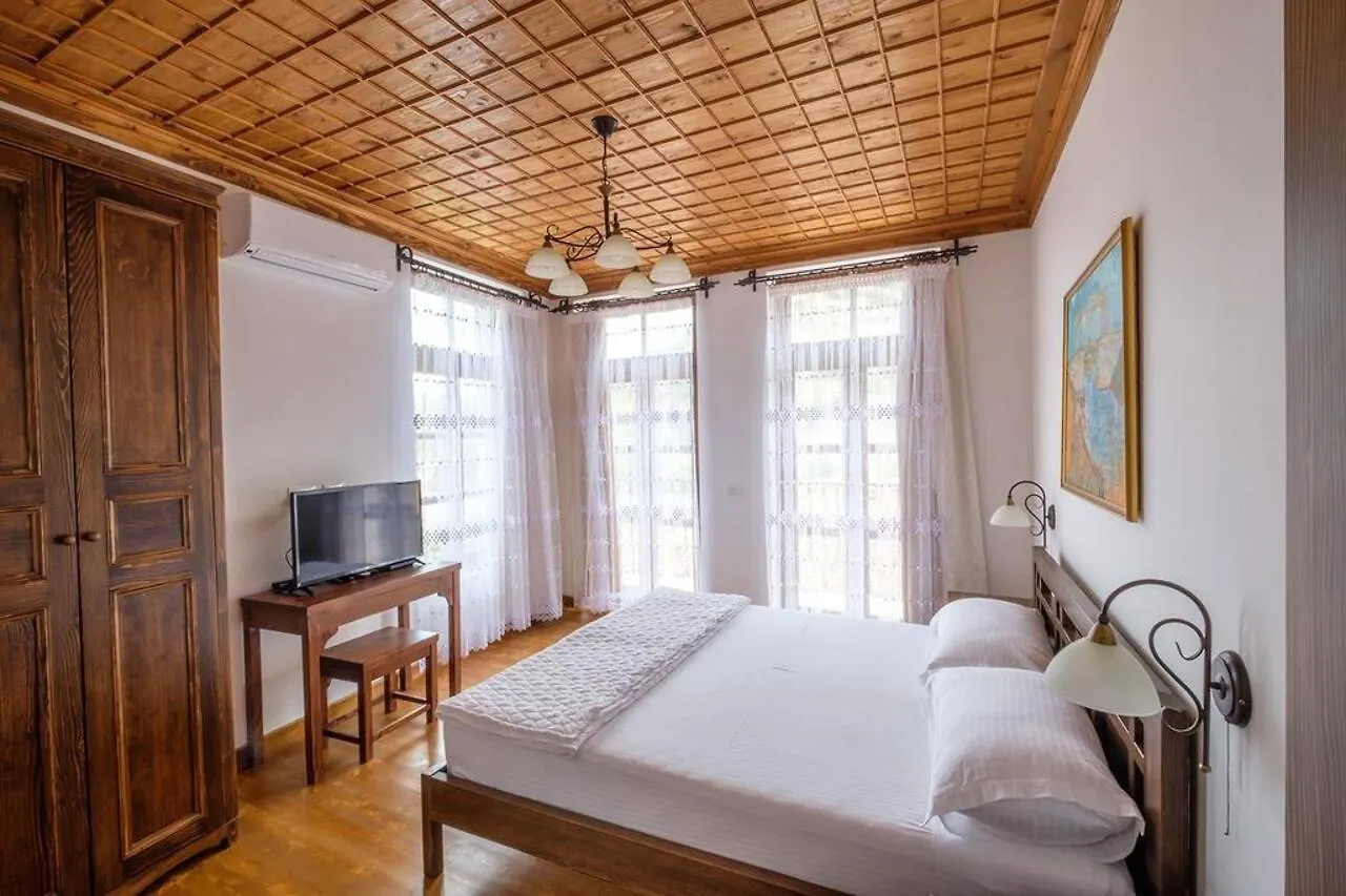 Hotel Gorica - Unesco Quarter Berat Oda ve Kahvaltı