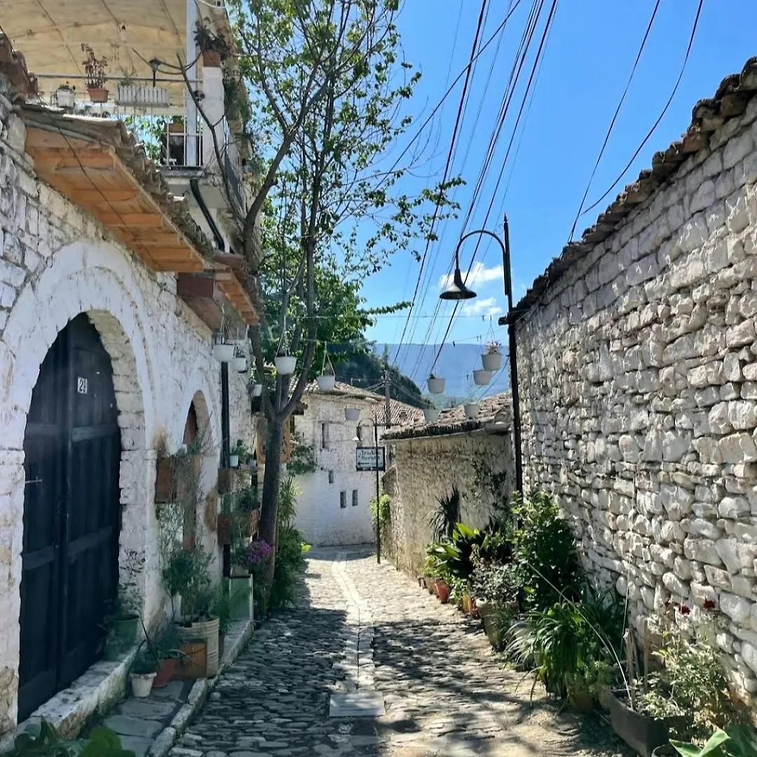 *** Oda ve Kahvaltı Hotel Gorica - Unesco Quarter Berat Arnavutluk